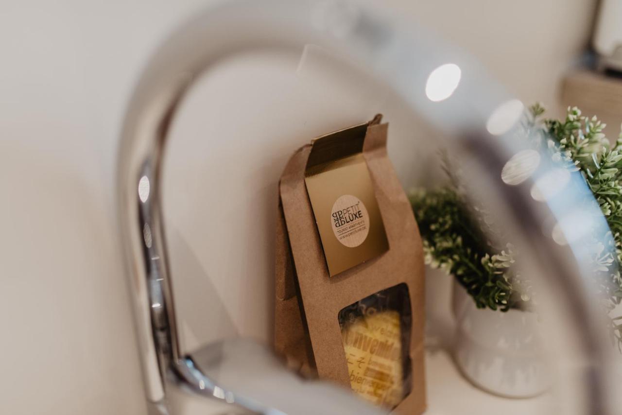 Petit Luxe Volta Apartaments 特拉萨 外观 照片